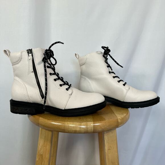 BareTraps Women's White and Black AmySue Boots 8.5 - Picture 4 of 9